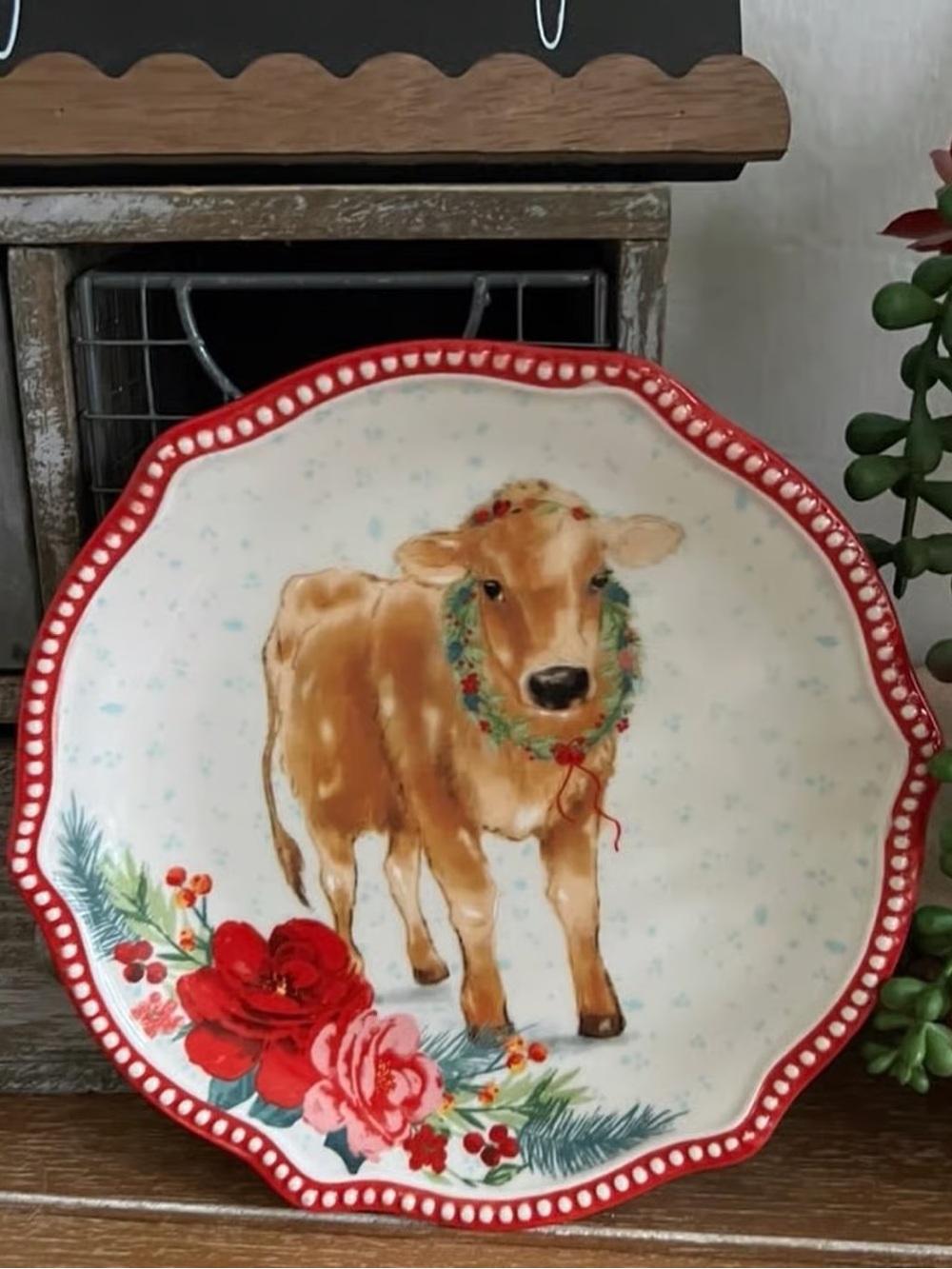 New Pioneer Woman Holiday Cow Ceramic Novelty Plate